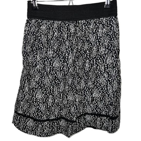 Zara Black & White Pleated Mini Skirt Woven Textured Pattern Lined Size Small - Picture 3 of 8